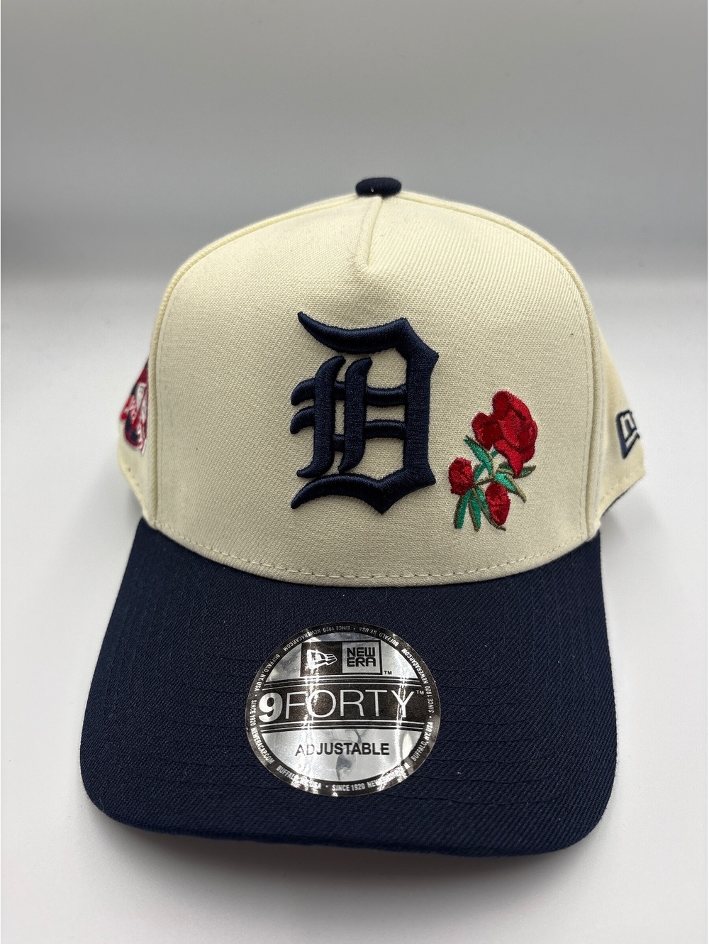 New Era 9FORTY Adjustable Detroit Tigers Cap with Rose Embroidery